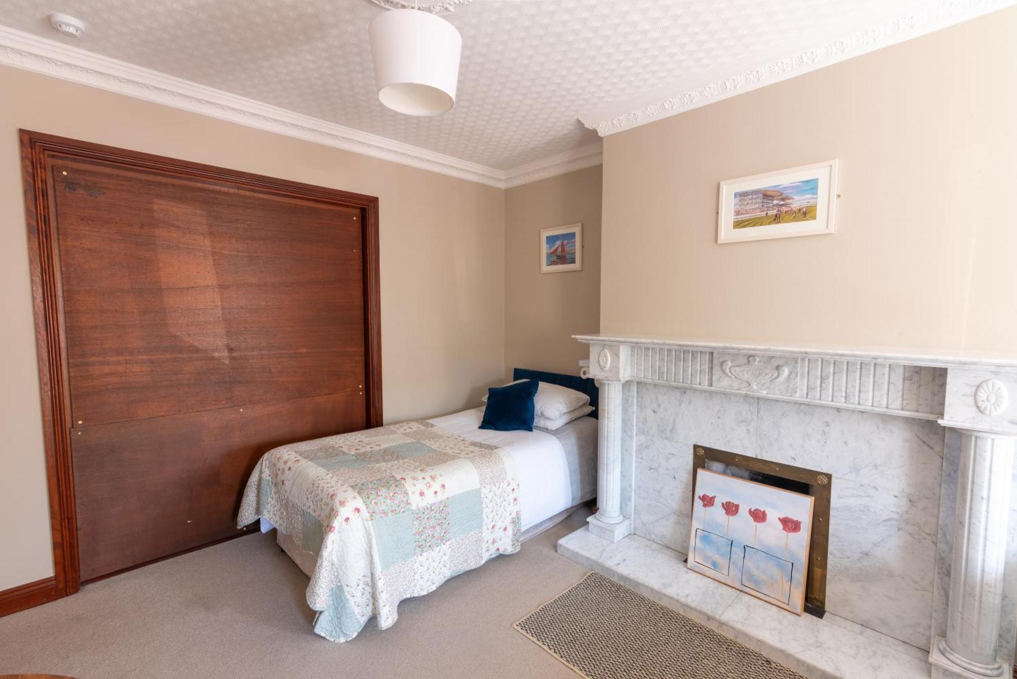 Avalon House Hotel Galway Bagian luar foto